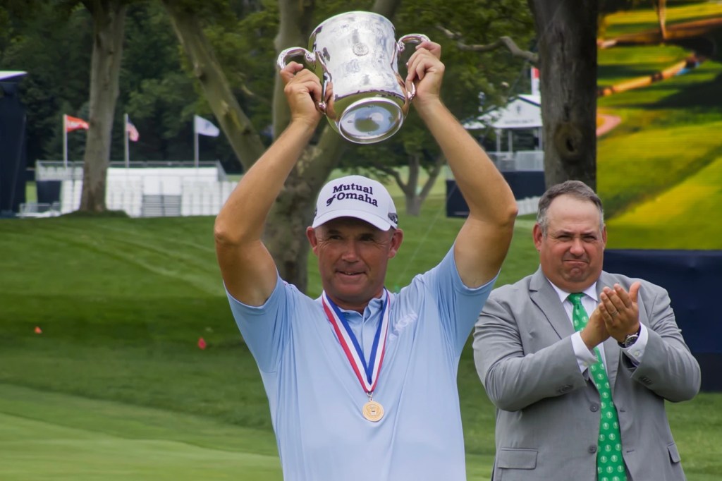 Padraig Harrington gets off to hot start and repeats as U.S. Senior Open champion