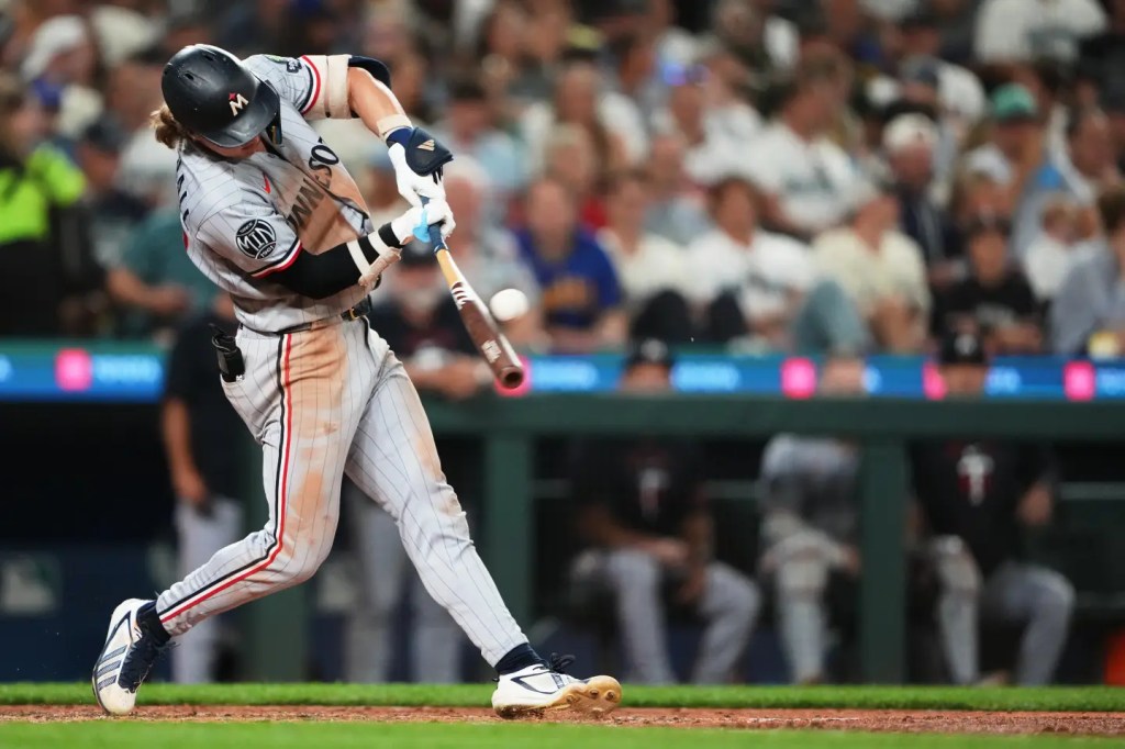 Lewis hits tying homer in 7th and Keaschall provides go-ahead double as Twins beat Mariners&nbsp;5-3