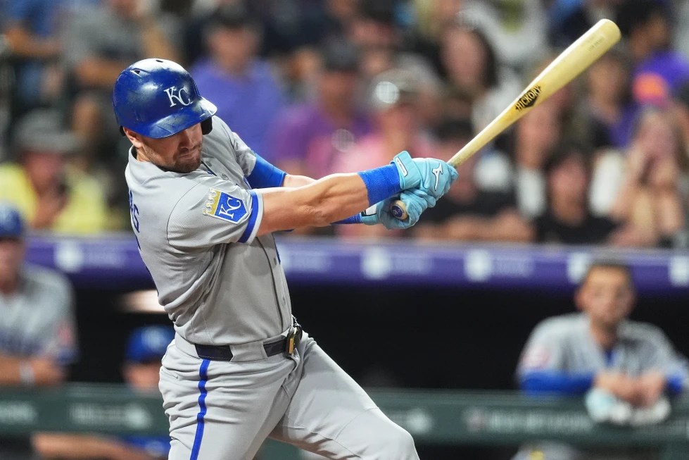 Braves acquire OF Lane Thomas in 4-player trade with Royals