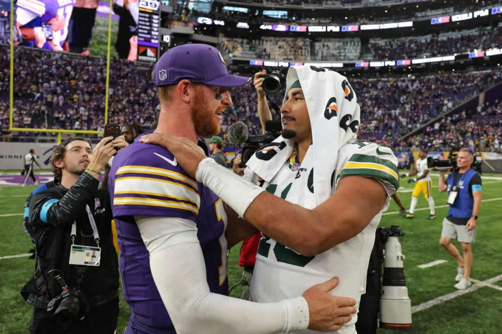Packers get stuffed on 4th down and turn a promising start against the Vikings into poor finish